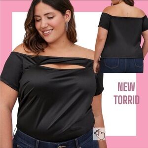 Torrid off shoulder woman’s shirt NEW casino style satin 24/26 size 5x 6x